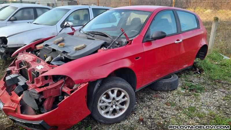 Alfa Romeo  147 1.6b Kompletan Auto U Delovima