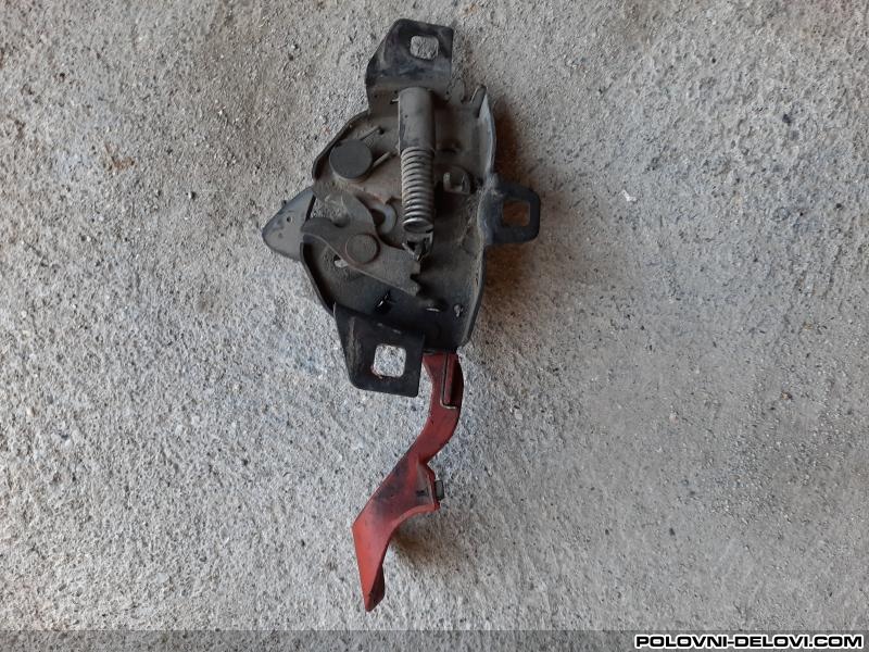 Alfa Romeo  147  Karoserija