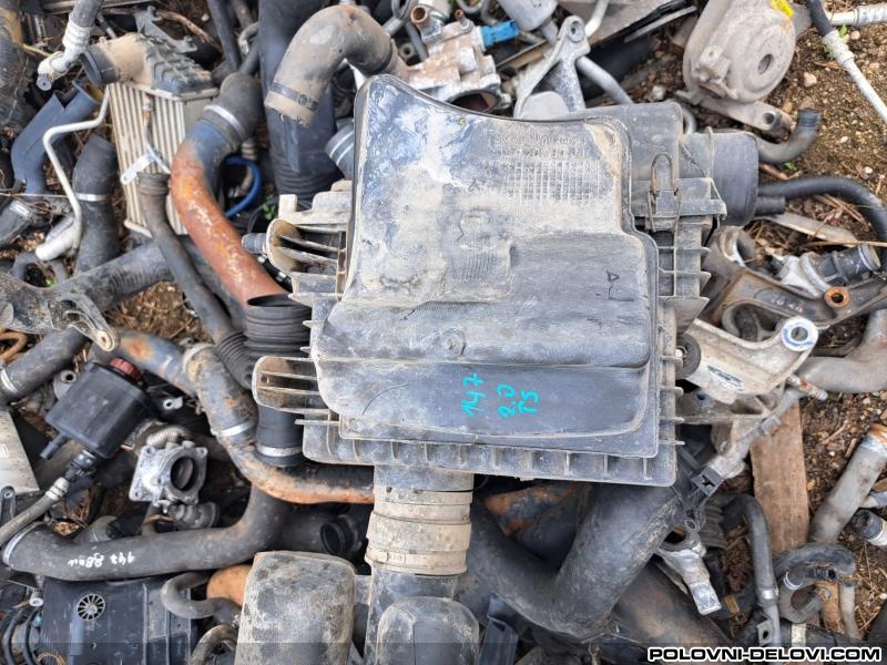 Alfa Romeo  147 Kutija Filtera Vazdu Motor I Delovi Motora