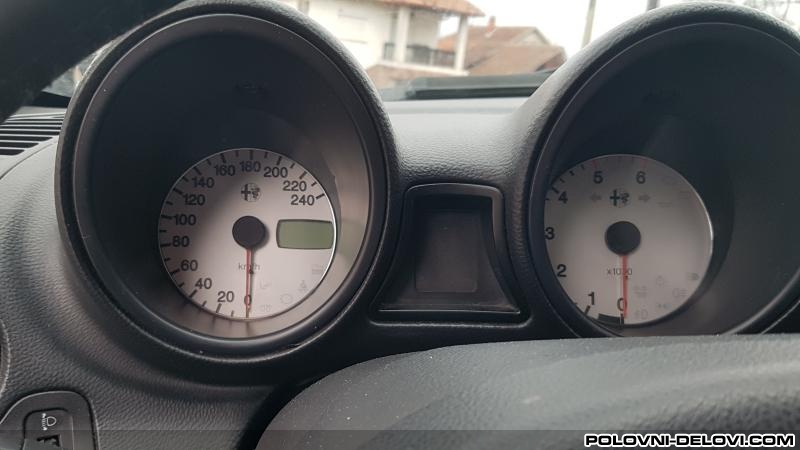 Alfa Romeo  156 1.9 Jtd Enterijer