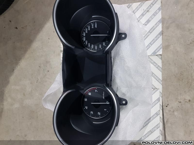 Alfa Romeo  Stelvio 2.0 T Enterijer