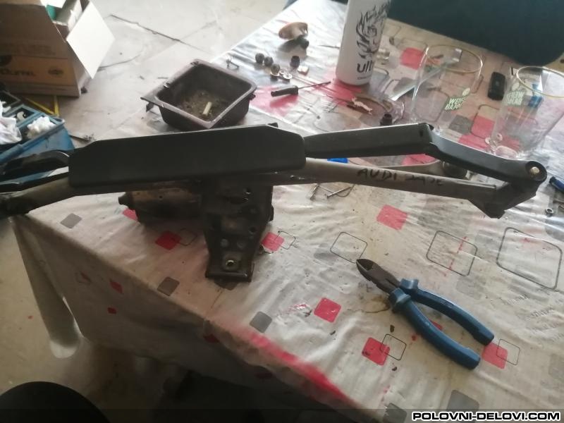 Audi  80 BENZIN  Razni Delovi