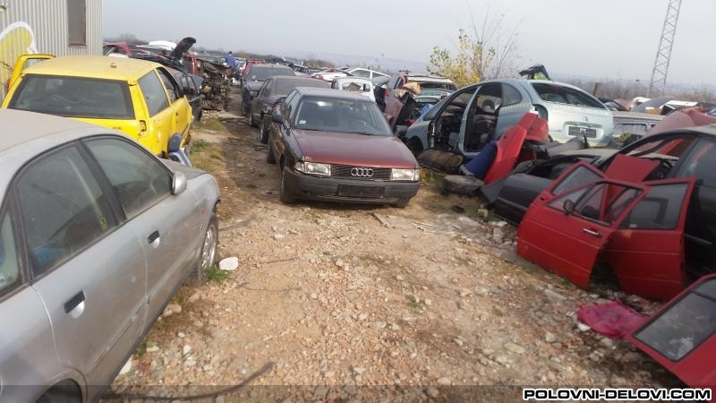 Audi  80 Komplet Za Delove Kompletan Auto U Delovima