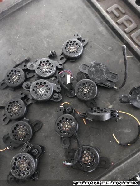 Audi  A1 PARKING ZVUCNIK Elektrika I Paljenje