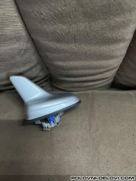 Audi  A3 ANTENA 8V0 035 503 N Razni Delovi