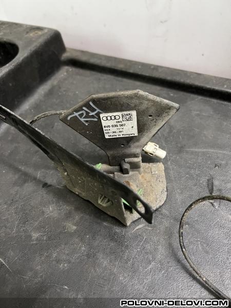 Audi  A3 Antena 8V0 035 507 Razni Delovi