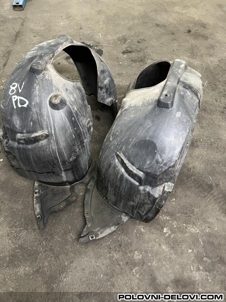 Audi  A3 DESNO POTKRILO Razni Delovi