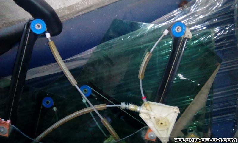 Audi  A3 Desni Podizac Stakla Elektrika I Paljenje