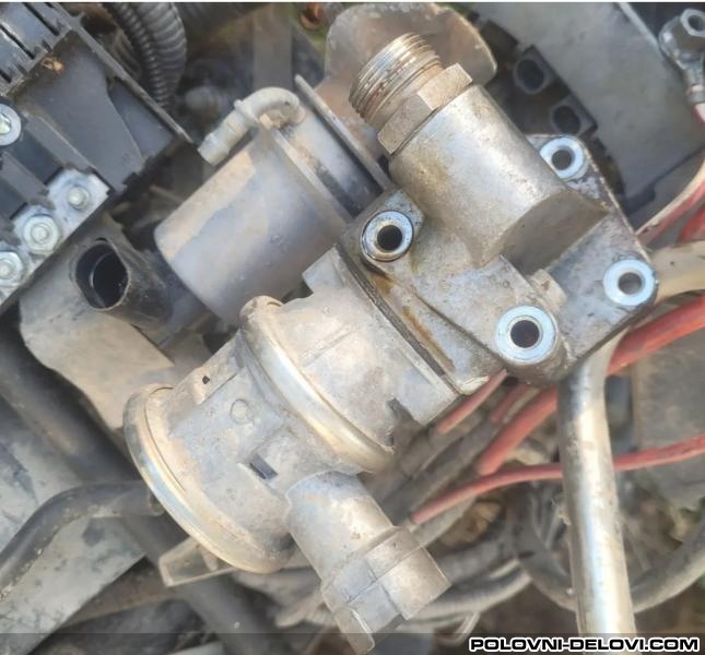 Audi  A3 EGR Ventil 1.6 8v Motor I Delovi Motora