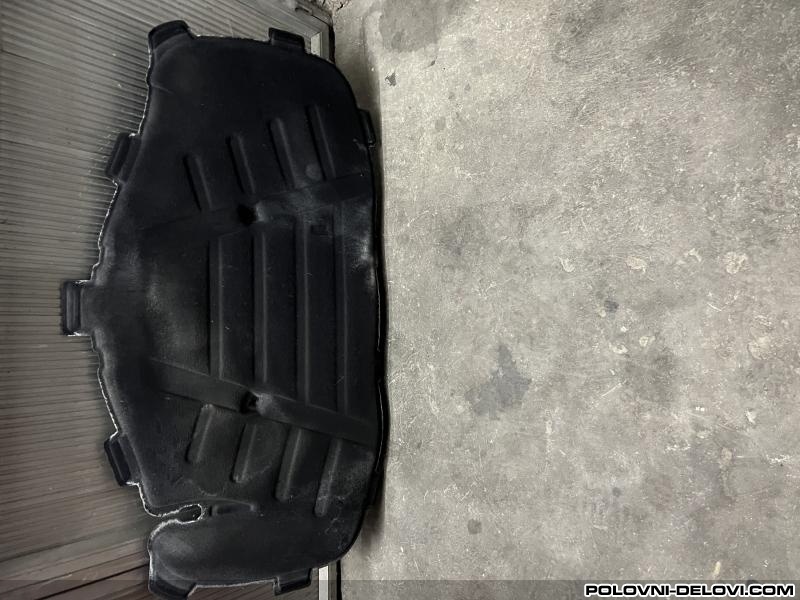 Audi  A3 Izolacija Haube Enterijer