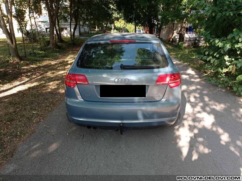 Audi  A3 Polica U Gepeku  Enterijer