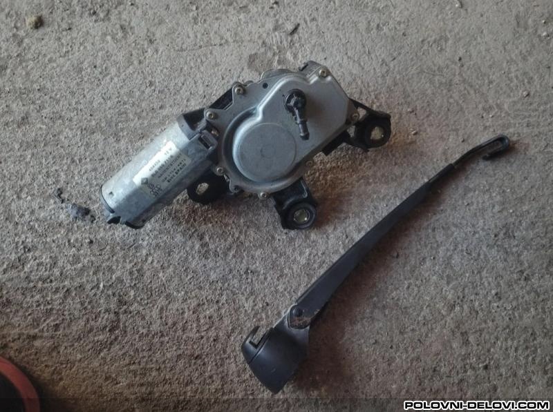 Audi  A3 Zadnji Brisac A3 8l Razni Delovi