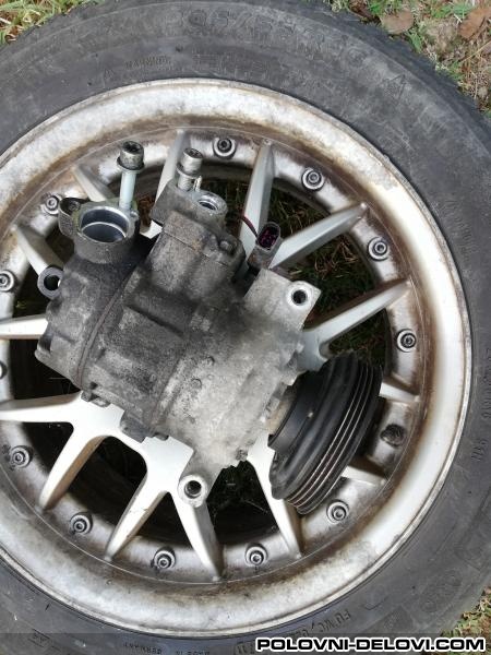 Audi  A4 1.9TDI Kompletan Auto U Delovima