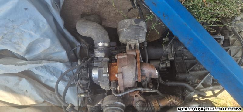 Audi  A4 2 0tdi Motor I Delovi Motora