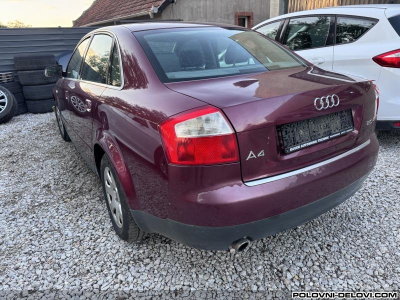 Audi  A4 2.0i Kompletan Auto U Delovima