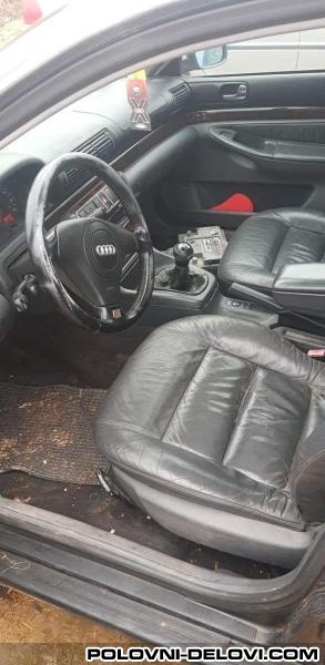 Audi  A4 2.8 Enterijer