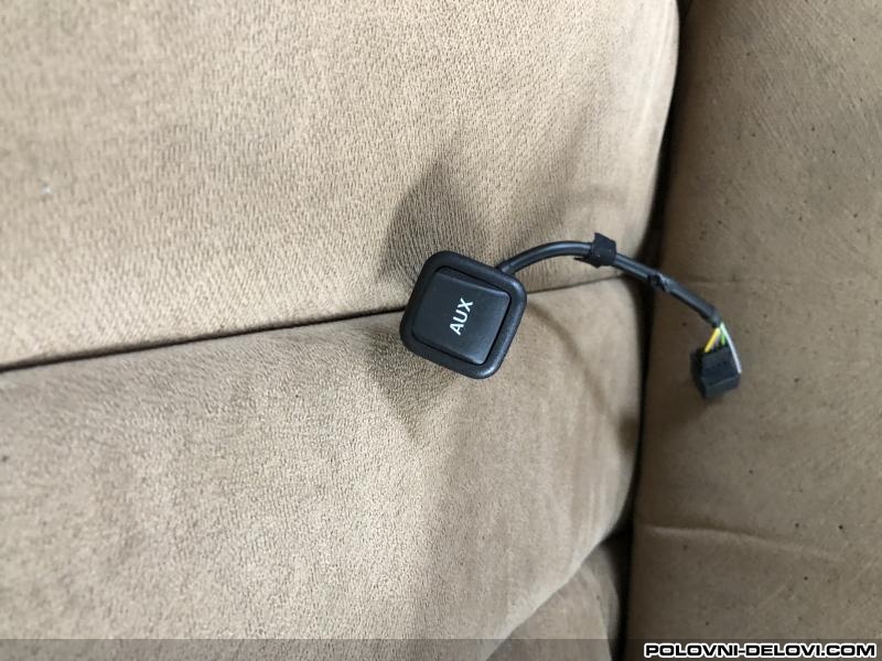 Audi  A4 AUX Razni Delovi