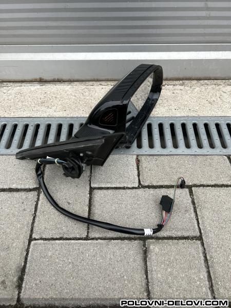 Audi  A4 B8 Desni Retrovizor Sa Senzorom Mrtvog Ugla