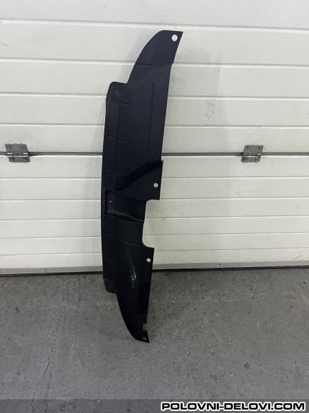 Audi  A4 B8.5 Poklopac Iznad Prsa.plastika Iznad Veznog Lima
