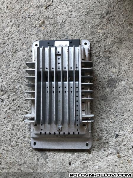 Audi  A4 Bose Pojacalo Audio