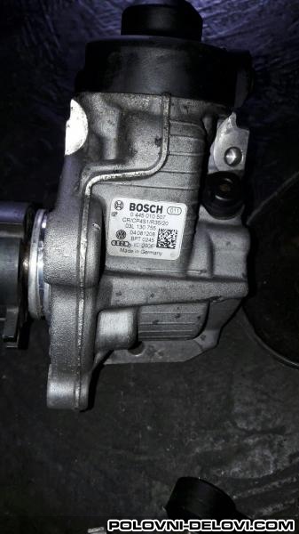 Audi  A4 Bosh Pumpa Motor I Delovi Motora
