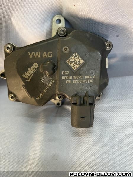 Audi  A4 EGR 05L 131 501 A Motor I Delovi Motora