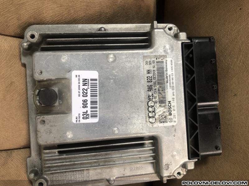 Audi  A4 KOMPJUTER MOTORA 03L 906 022 NN 