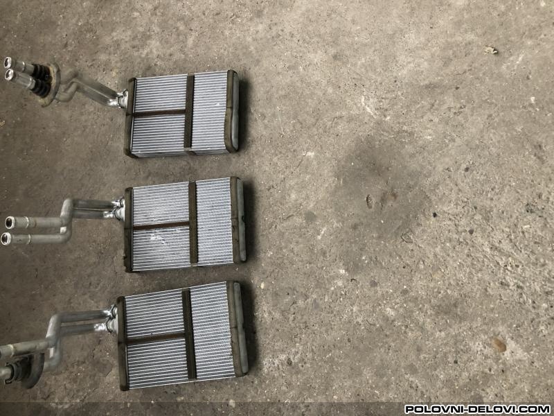 Audi  A4 MALI HLADNJAK Razni Delovi