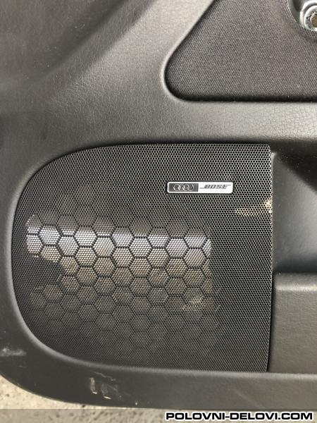 Audi  A4 Mrezica Zvucnika Enterijer
