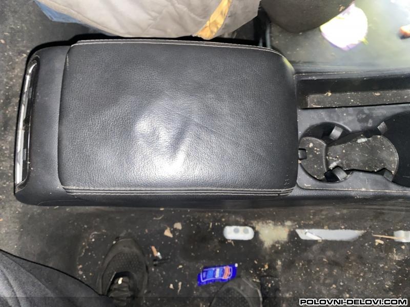Audi  A4 Naslon Za Ruku  Enterijer
