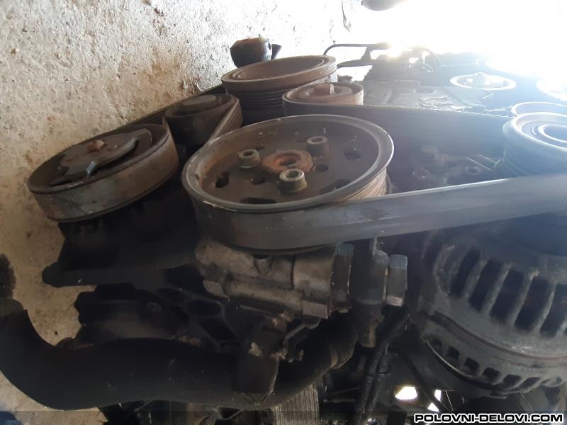 Audi  A4 Servo Pumpa Motor I Delovi Motora