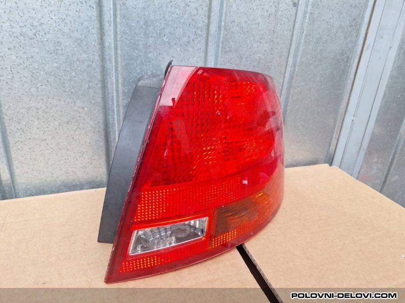 Audi  A4  Svetla I Signalizacija