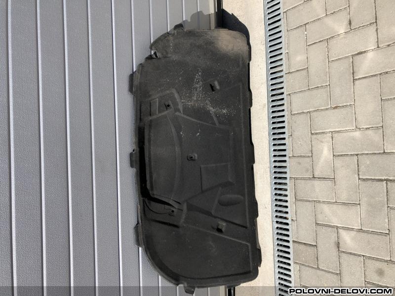 Audi  A5 Izolacija Haube Razni Delovi
