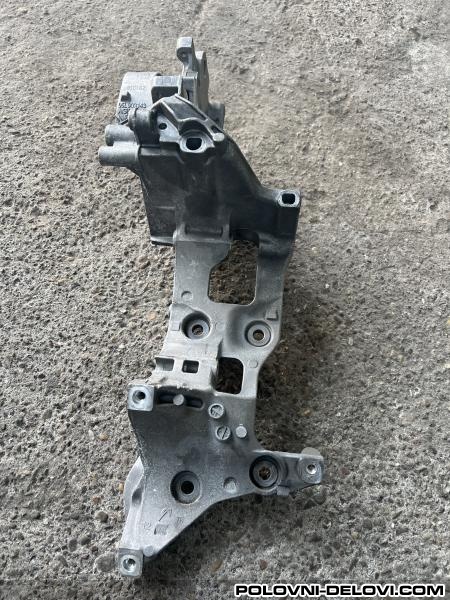 Audi  A5 NOSAC 05L 903 143 Motor I Delovi Motora