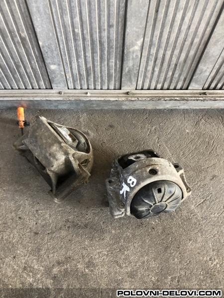 Audi  A5 NOSAC MOTORA Motor I Delovi Motora