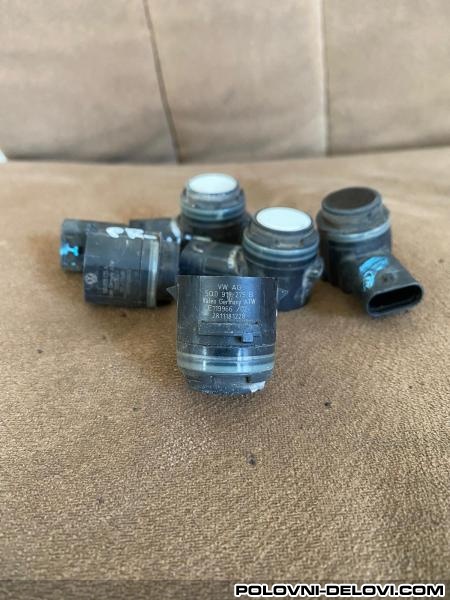 Audi  A6 5Q0 919 275 B Razni Delovi