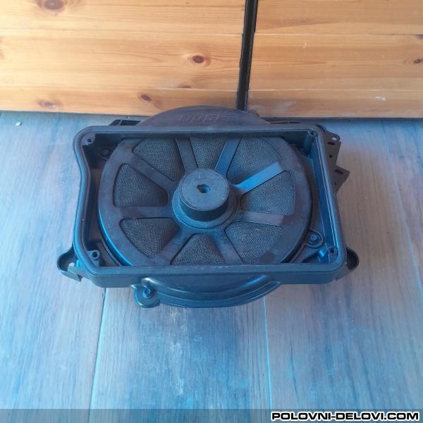Audi  A6 C7 BOSE Zvucnik.subvufer U Gepeku   4G5 035 709