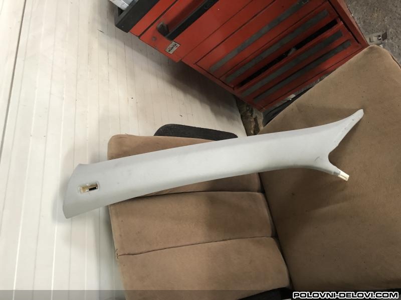 Audi  A6  C7  PLASTIKA NA LEVOM STUBUU KABINI