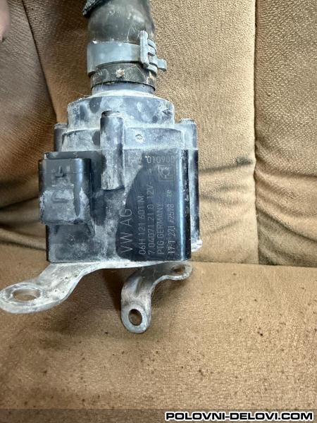 Audi A6 C8 Pomocna Pumpa Za Vodu - 06H 121 601 M 
