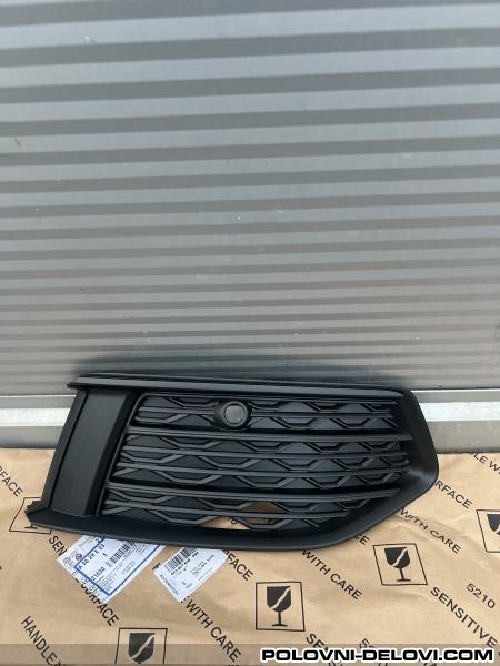 Audi  A6 C8 RESETKA U BRANIKU 4K0 807 648 