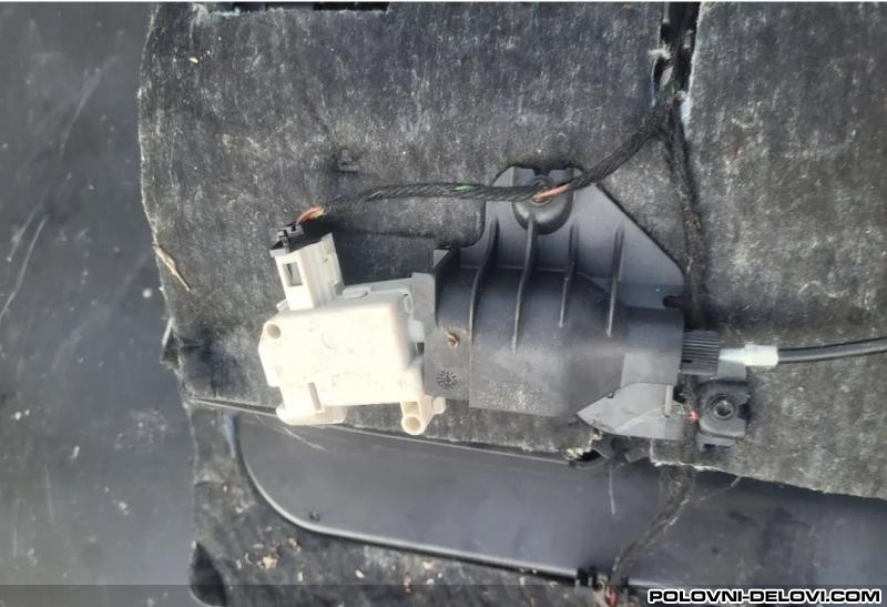 Audi  A6 Kaseta Enterijer