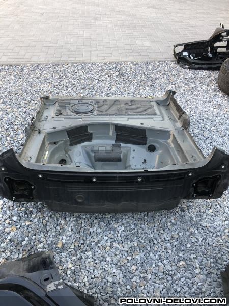 Audi  A6 Korito Gepeka Razni Delovi