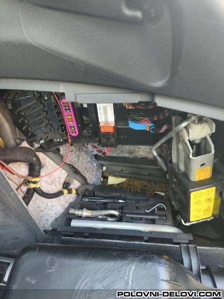Audi  A6 Rezervni Alat Razni Delovi