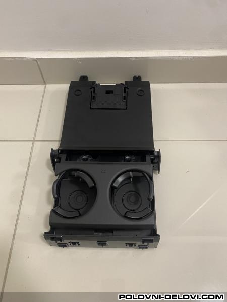 Audi  A8 D5   Drzac Case U Kabini