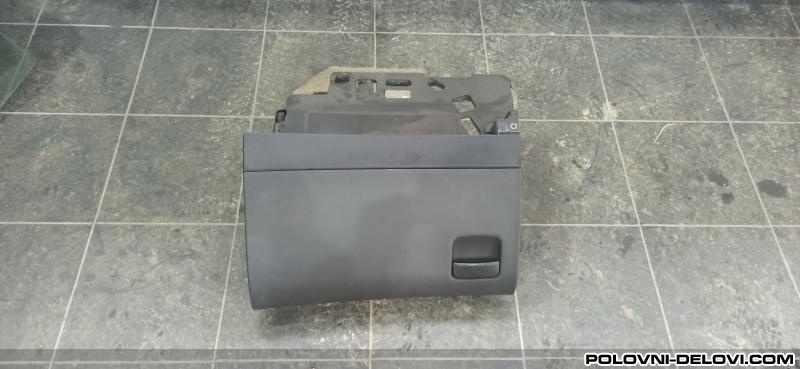 Audi  A8 Kaseta Enterijer