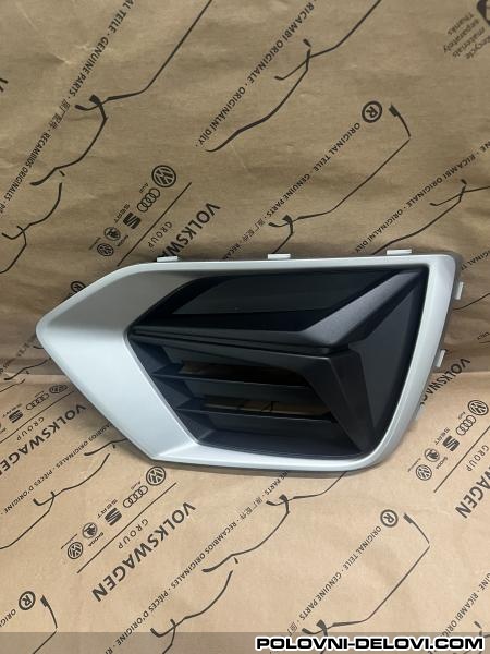 Audi  Q3 Desna Resetka U Braniku 83A 807 682 B