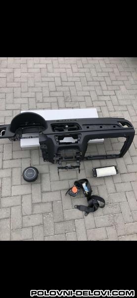 Audi  Q3 INSTRUMENT TABLA Enterijer