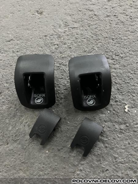 Audi  Q3 Isofix Plastike Enterijer