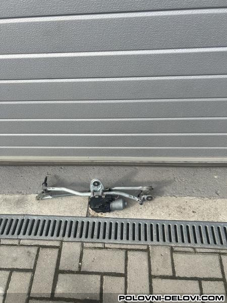 Audi  Q3 Makaze.motor Brisaca Razni Delovi