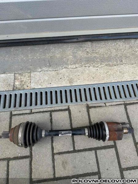 Audi Q3 Prednja Poluosovina 2.0 - 5QF 407 271 K 